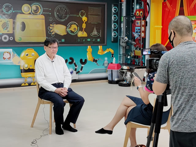 Channel 8's "Hello Singapore"